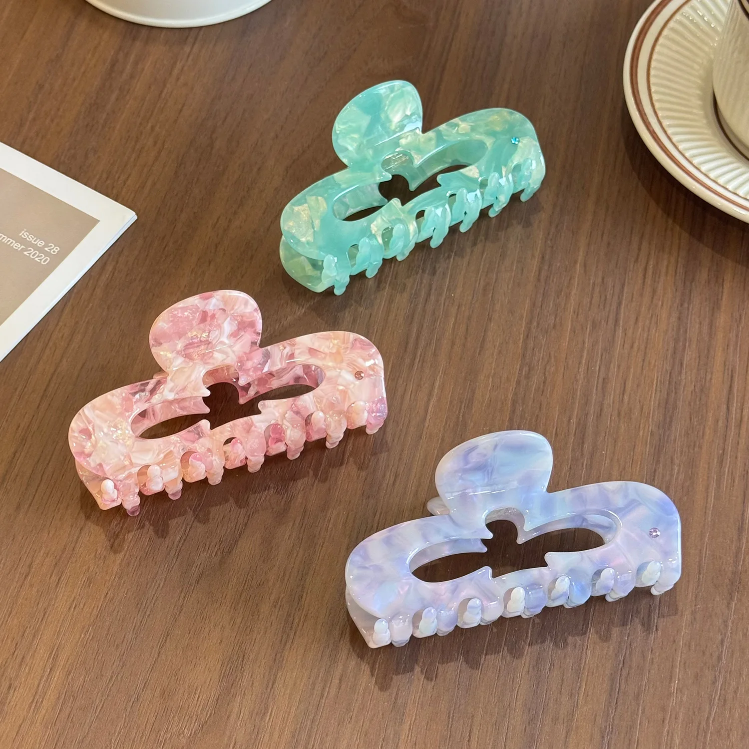 New Design Exquisite 10.4CM Hollowed Out Heart-Shaped Hair Clip For Sweet Girls Fashion Simple Acetic Acid Large Shark Clip