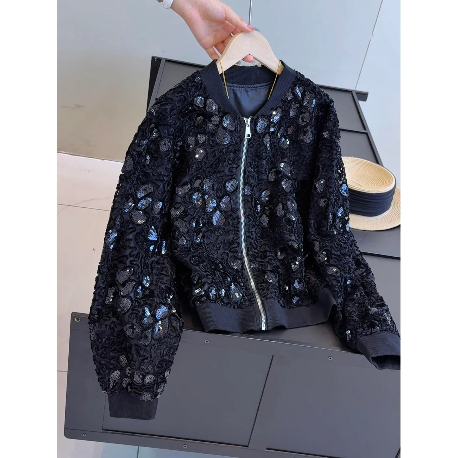 

Embroidered Jacquard Sequin Jacket Korean Version High-end Stand Up Collar Loose Top Women Casual Versatile Long Sleeved Outwear