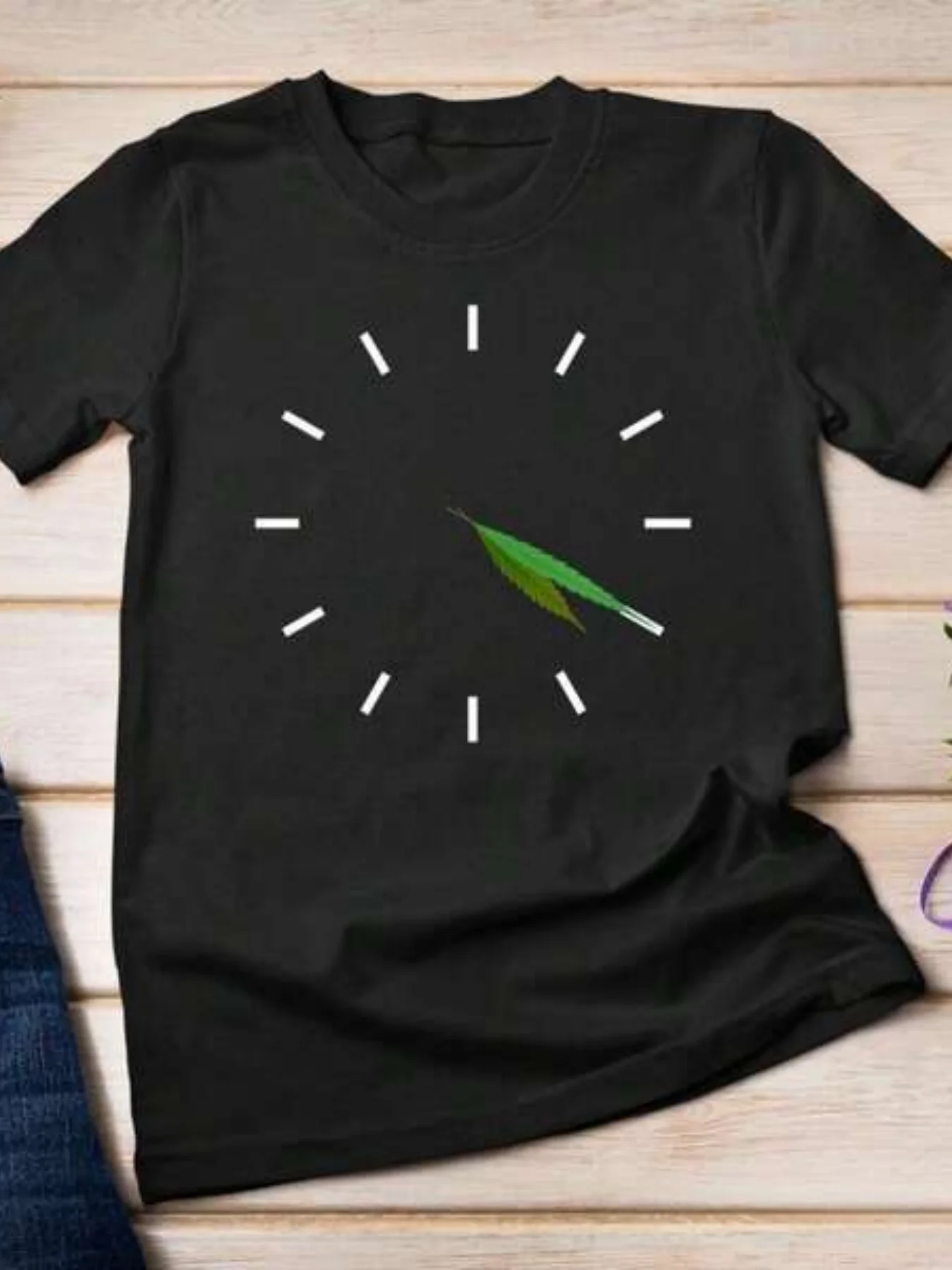 Fun 420 Clock Stoners Graphic T-Shirt, Black Unisex Style with Leaf Design, Regular Fit, Casual Crew Neck, Short Sleeves, Machine Washable, Suitable for All Seasons, Ideal for Holidays, Baseball, Outdoor Activities, Parties, Beach, and Sports, Plus Size