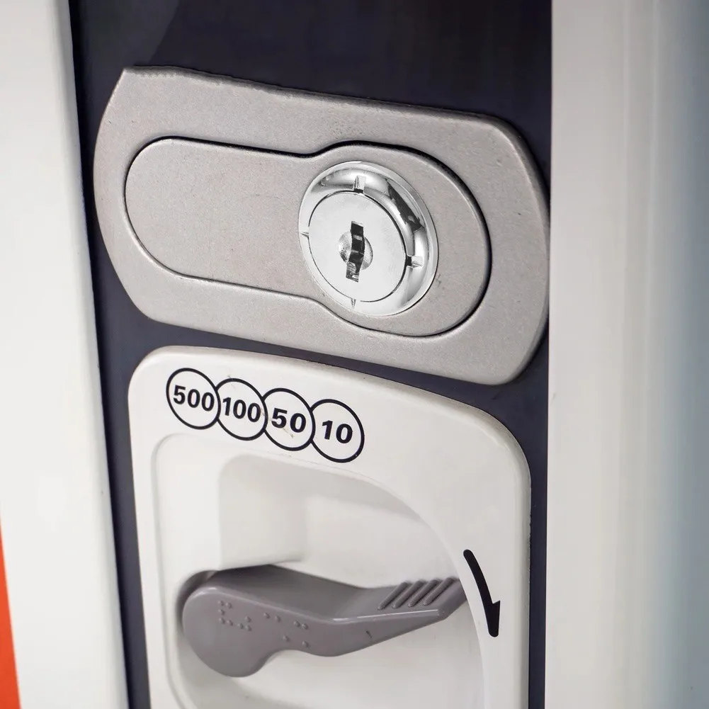 Replacement Lock Assembly 6.7*2.2cm Vending Machine Lock Zinc Alloy Construction For High-traffic Environments