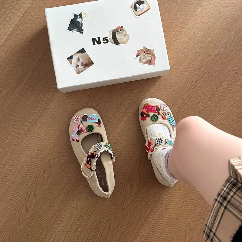

2025 Spring/Summer Hot Seller New Flat Flat Cute Girl Heart Shallow Mouth Women's One Step Single Shoes Sneakers Women