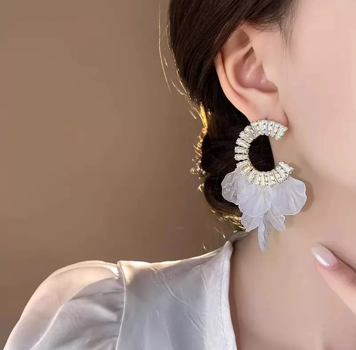 6.3*4 cm shell petal C ring luxury zircon earrings for women, design sense, niche temperament earrings, unique 2025 new ear
