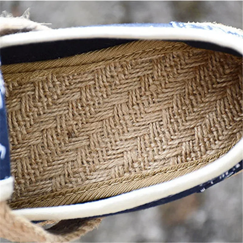 Chinese Style Flax Vintage Men Casual Loafers Male Shoes Lightweight Breathable Flat Shoes Printing Lazy Shoes Spring Summer New