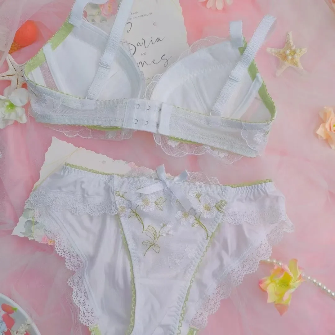 Home Set di reggiseno con anello in acciaio grande con cuore di pollo basso ricamato dolce giapponese per ragazze, comodo set di biancheria intima con chiusura laterale