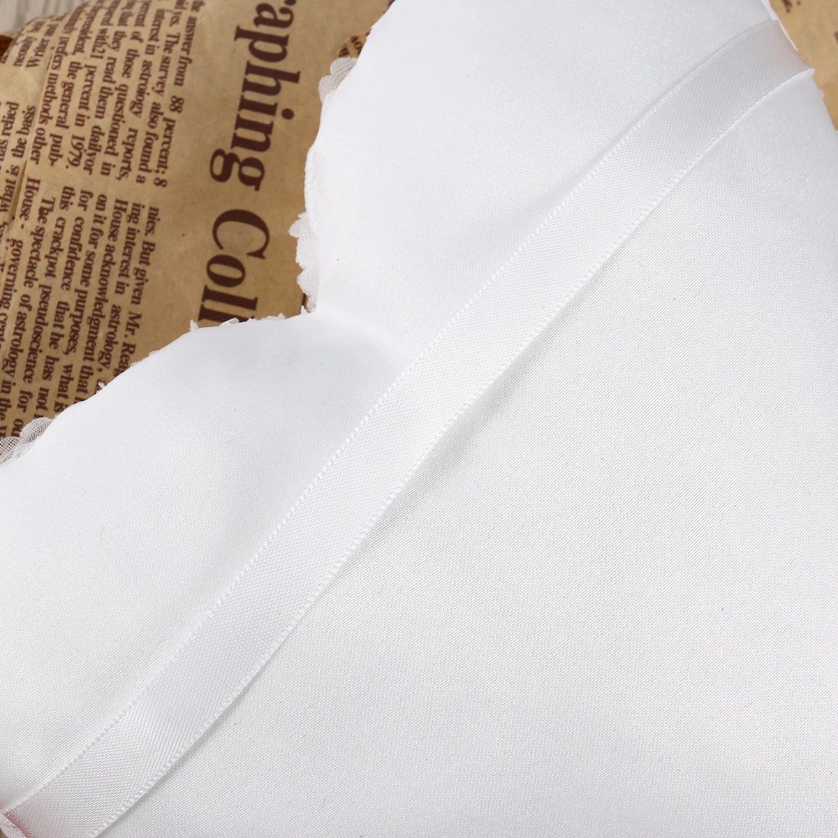 

Heart Shaped Ring Pillow 15x17cm White Satin Lace Decorated Floral Wedding Ceremony Bearer Pillows Durability Party