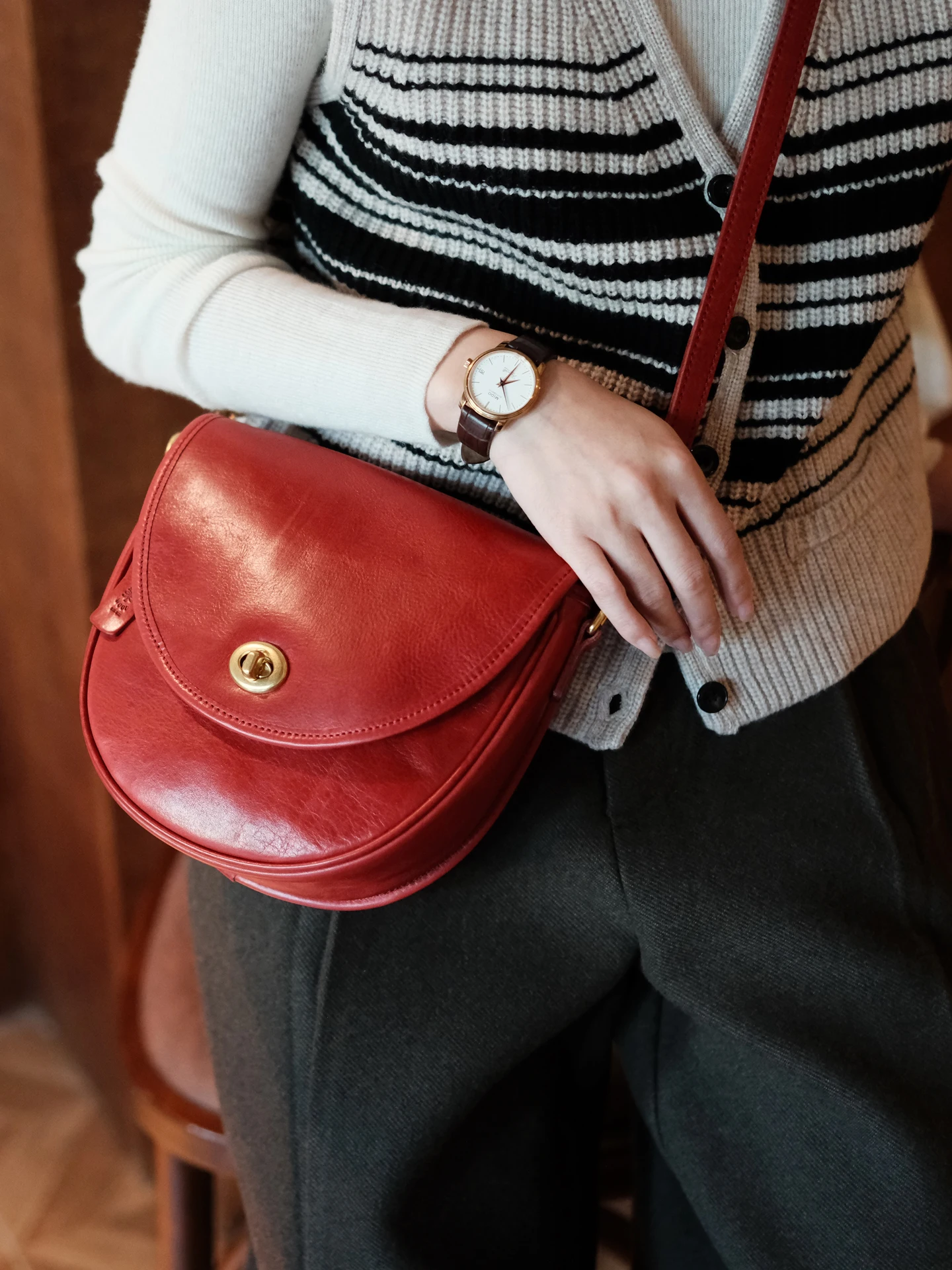 

PNDME vintage designer handmade genuine leather ladies crossbody bag fashion casual luxury cow leather women's shoulder bag