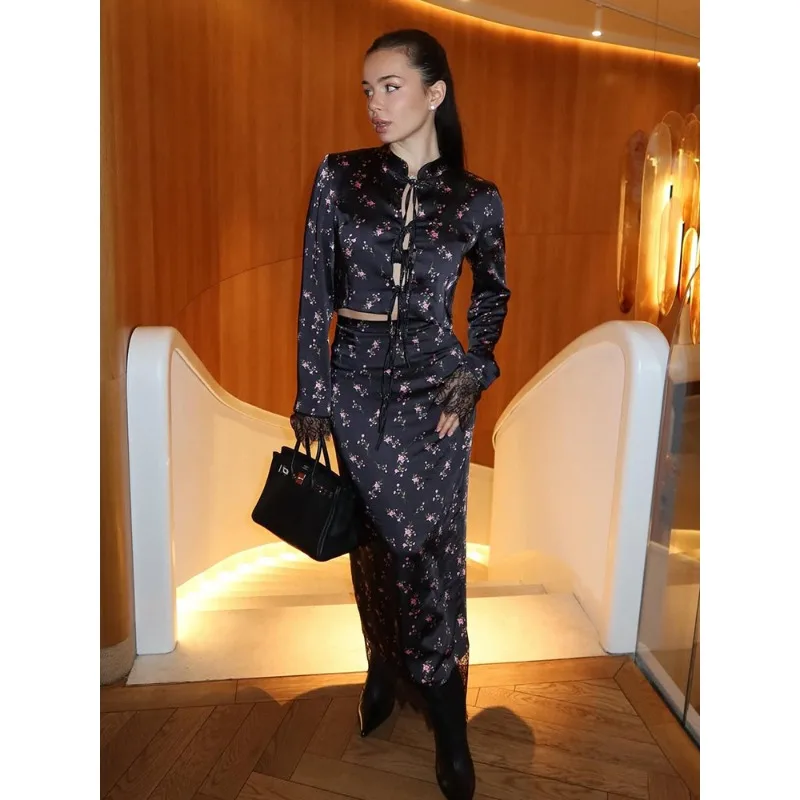 Autumn's New Fashion Slimming and Form-fitting Pure Floral Print Long-sleeved Top, Skirt, Cross-border 2-piece Set for Women.