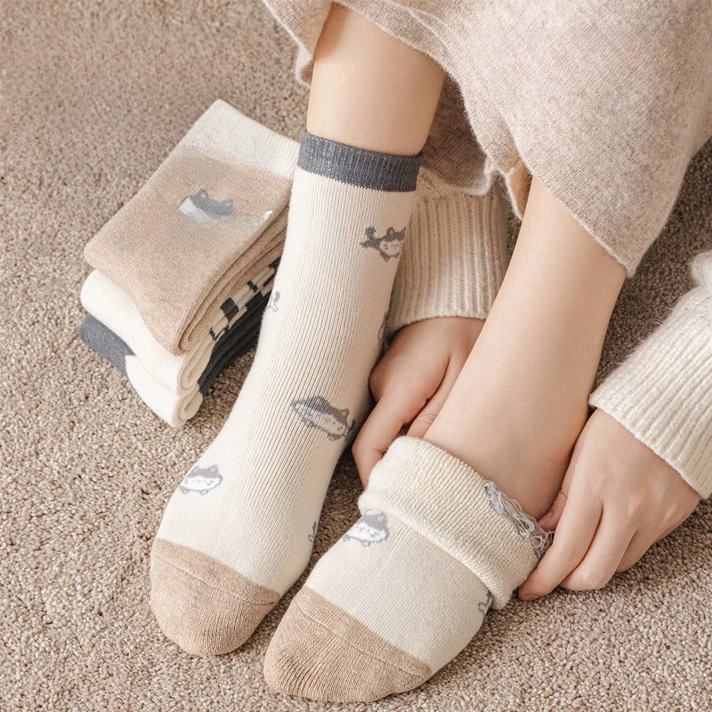 1/4 Paar warme Damensocken für Herbst und Winter mit dickem Samt, kältebeständig, einfache, bequeme, lässige Damensocken