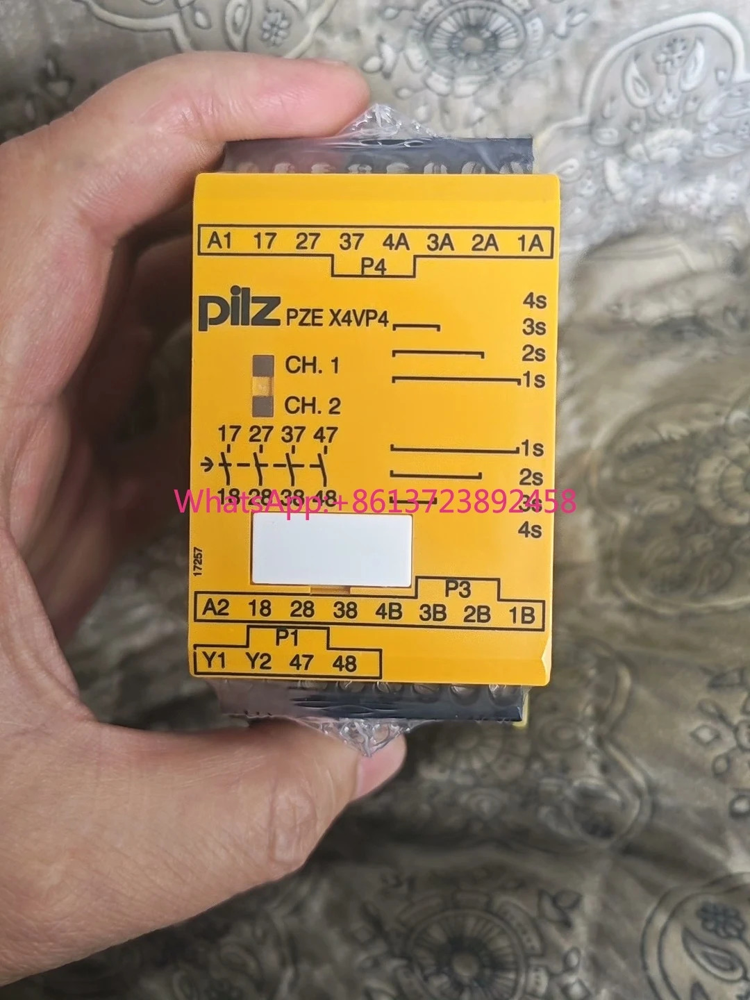 Pilz X4VP4 777586 safety relay Germany in stock