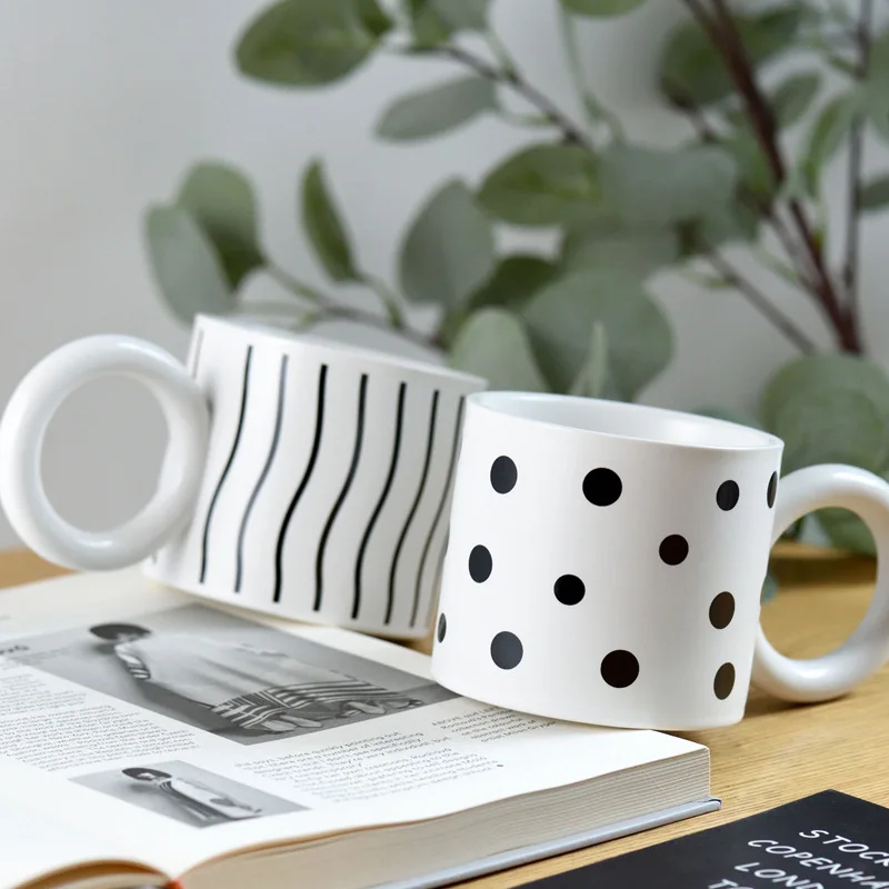 Korean Style Simple Black White Checkerboard Dots Mug Creative Big Round Circle Handle Coffee Mug Couple Tea Water Cups Gift