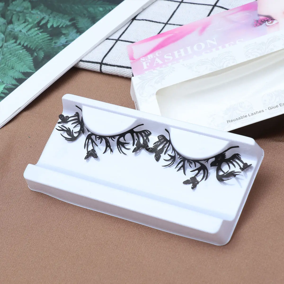 5 Pairs Christmas-Themed Paper False Eyelashes for Women – Lengthening, Eco-Friendly, Party & Dancing