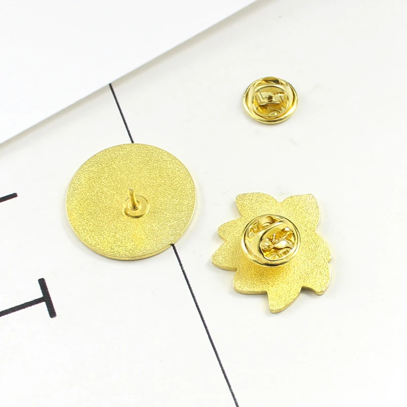 Lotus Great Wave Round Pins Brooch  Lotus Flower Seaside Wave Star Moon Ocean Plant Enamel Pin Hat Coat Lapel Brooch Gifts brosa