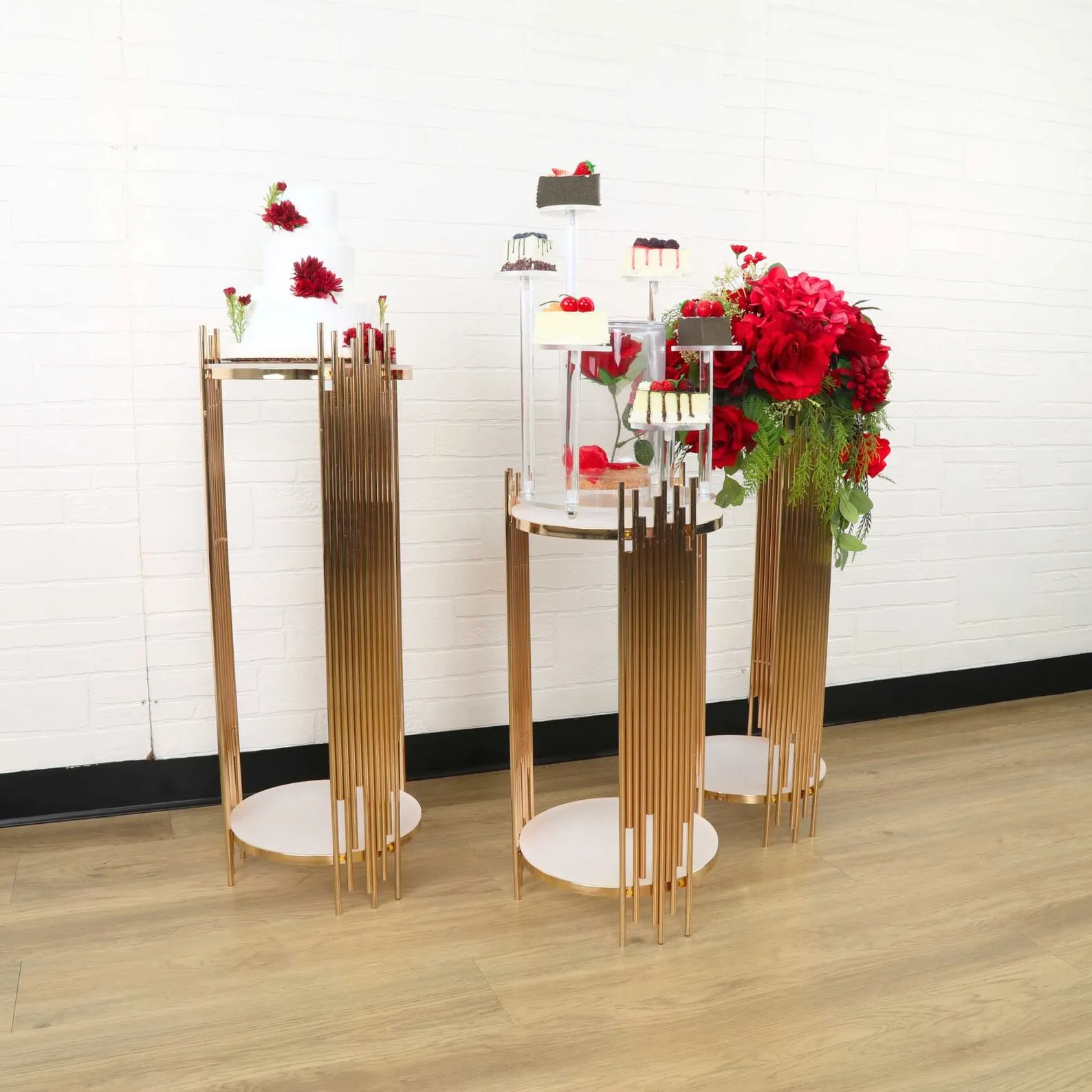 Gold Round Metal Plinths Wedding Backdrop Stand Columns Cylinders Metal Cake Dessert Table Stand Pillar Display Pedestals Stand