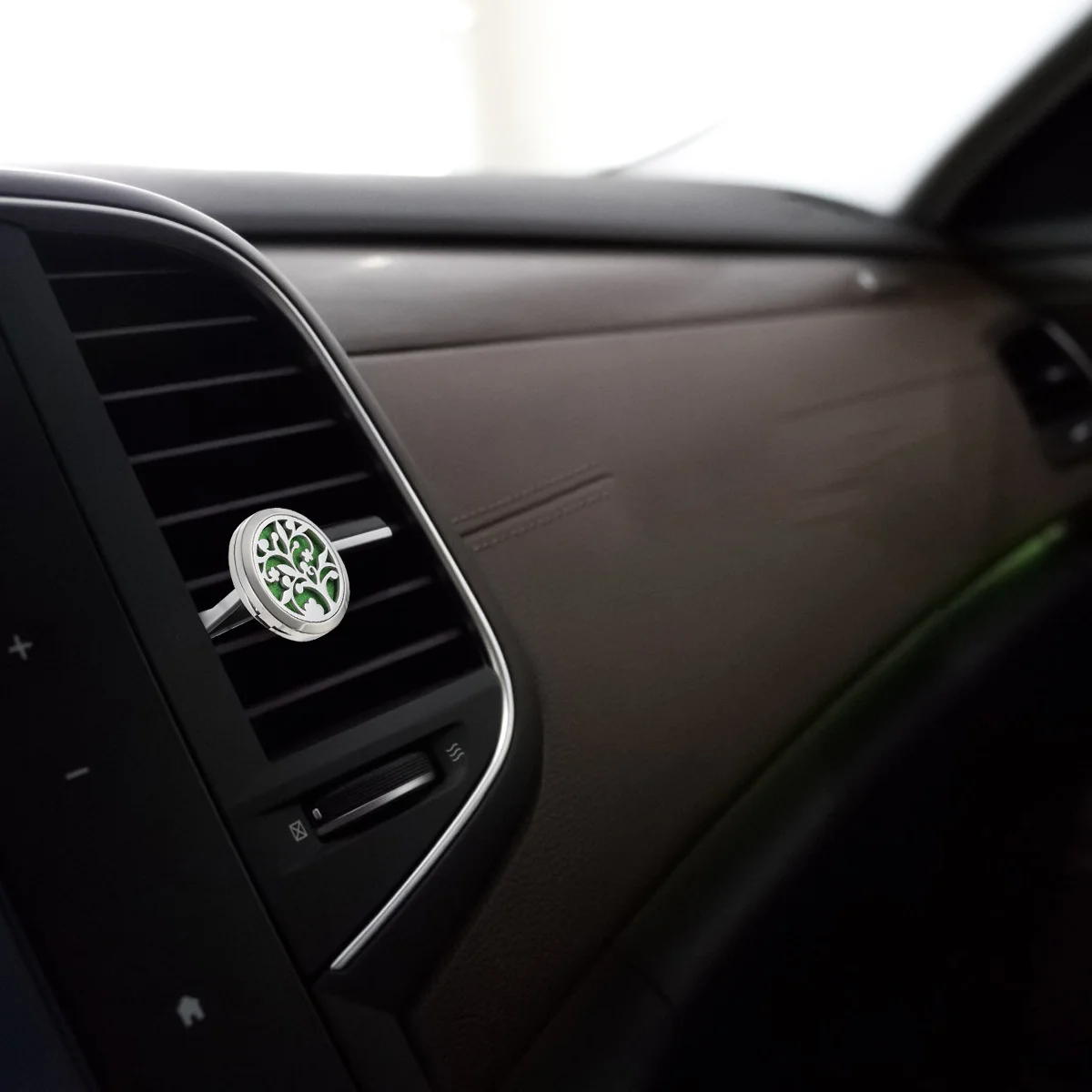 

Car Aromatherapy Clip Hollow Flower Pattern Vent Diffuser Assorted Color Relaxing Scent Freshener Car Decoration Essential Oil