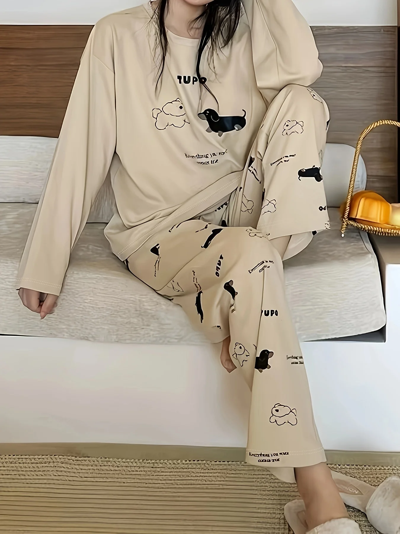 Autumn/Winter Women's Pajama Set - Cartoon Dog-Printed Pajamas in Light Khaki, Lazy-Style Loungewear。