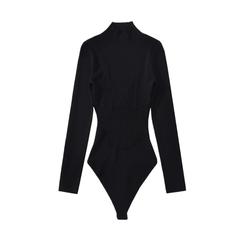 بدلة نسائية محبوكة بأكمام طويلة ورقبة عالية