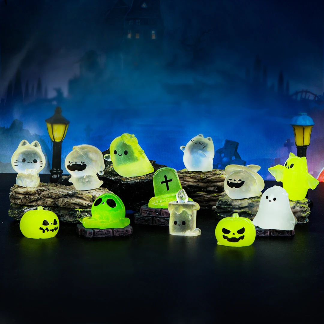 6PCs Glow in Dark Cartoon Figure Mini Cat Ghost Pumpkin Bat Skull Luminous Action Figure DIY Aquarium Doll House Decor