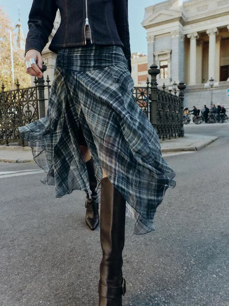 Modna spódnica midi z wysokim stanem, nowość na zimę 2025, asymetryczny wzór w kratę, uniwersalna, elegancka.