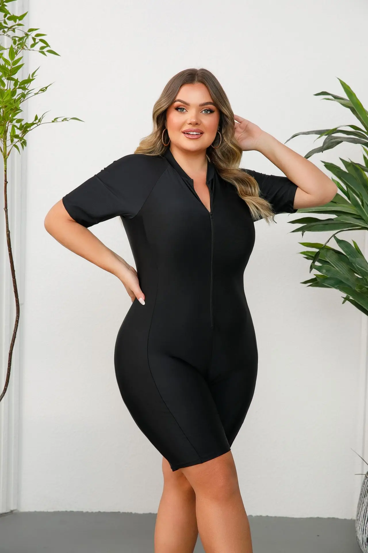 New Plus Size One‑Piece Swimsuit Women Front Zip Raglan Short Sleeve Knee‑Length Conservative Surf Bathing Suit for Curvy Figure