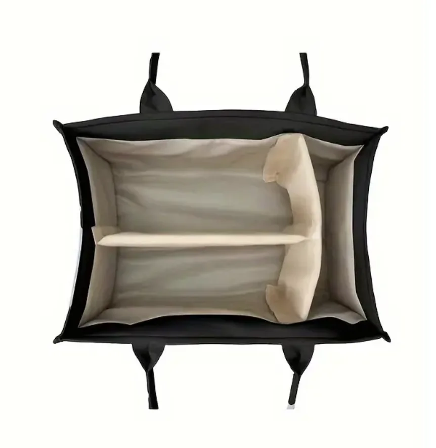 Jasnobежowy organizer z wieloma przegródkami i uroczym nadrukiem misia - wytrzymała, przenośna torba z poliestru na pieluchy, zabawki.