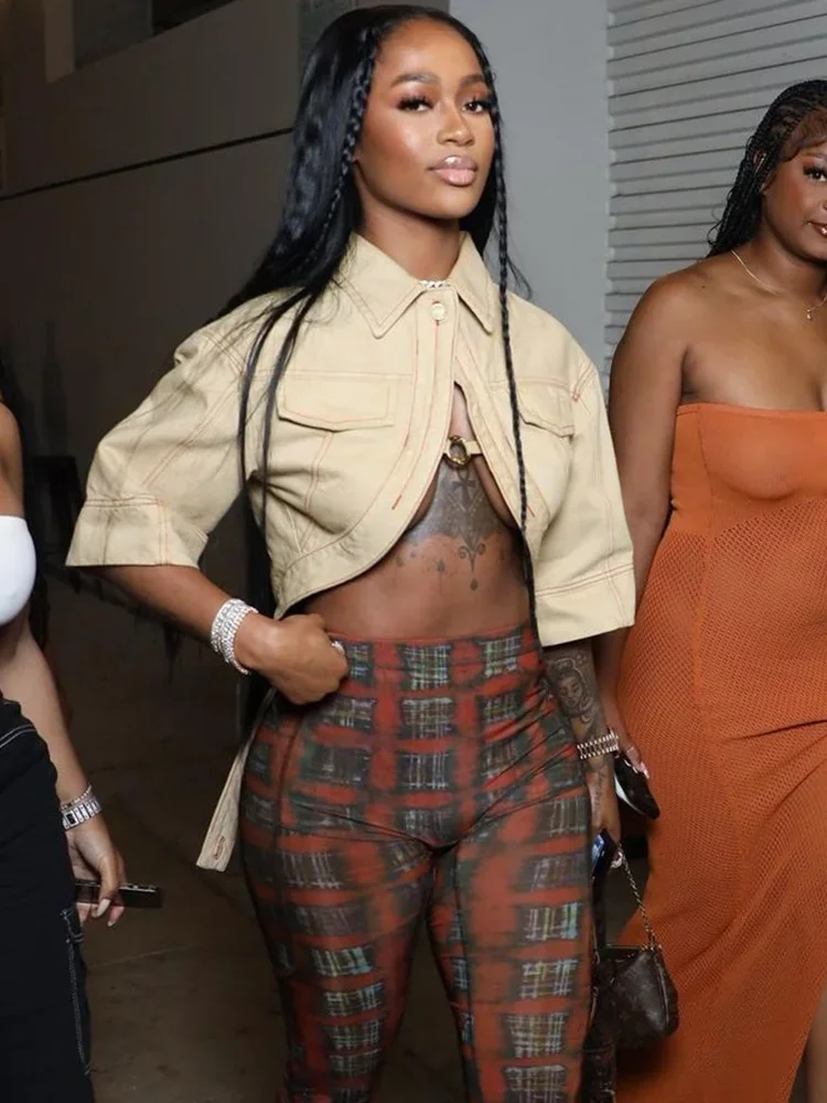 الصلبة الفريدة النساء تي شيرت عادية موجزة التلبيب الجوف خارج الانقسام نصف كم المحاصيل القمم أنثى موضة مثير الشارع الشهير