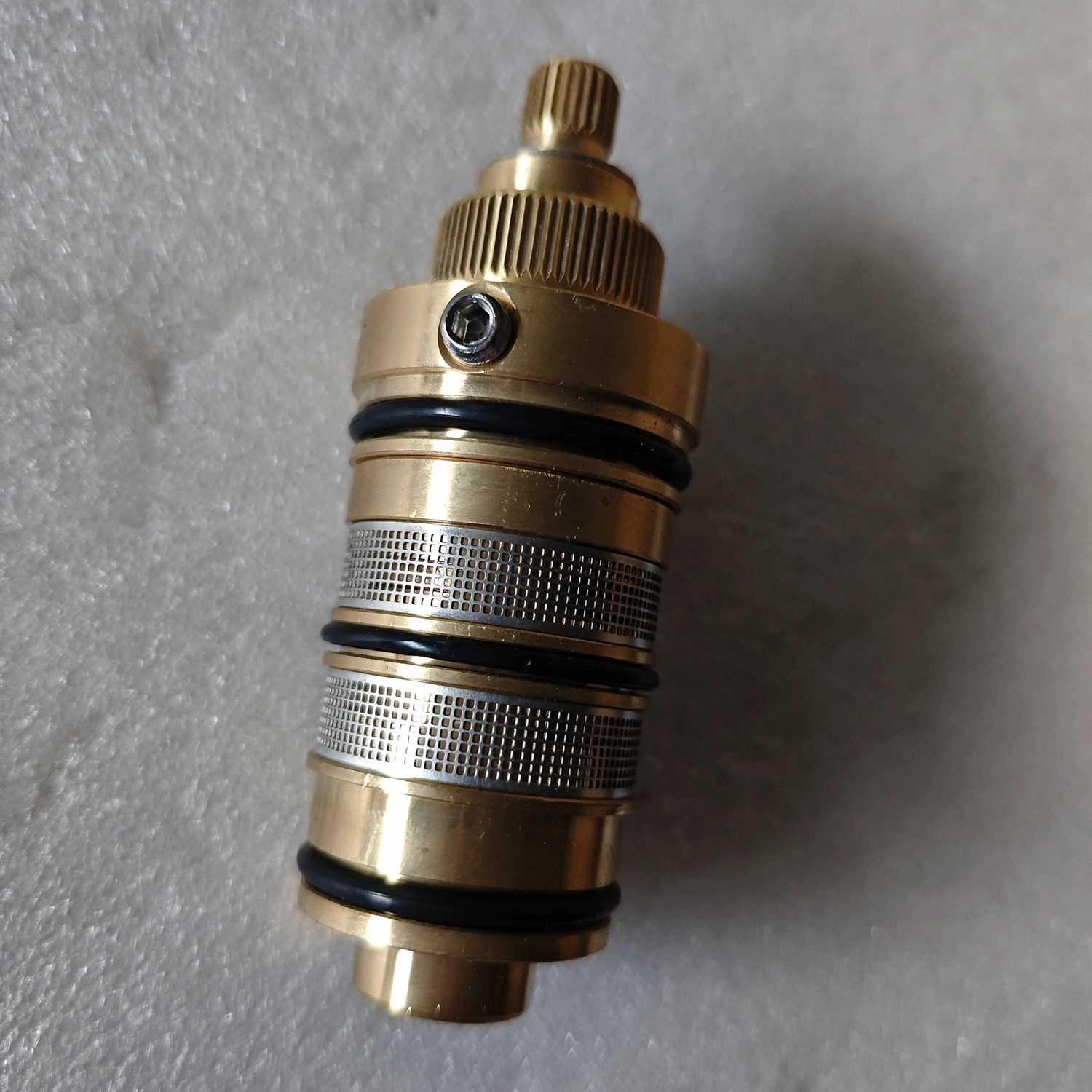Thermostatic Valve Mixer With Embedded Box Cartridge Core