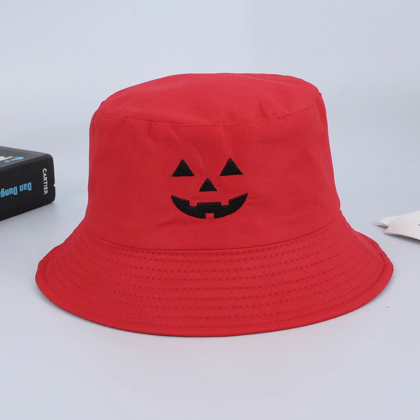 Nieuwe geborduurde, lachende vissershoed met Halloween-thema, modieuze en veelzijdige dubbelzijdige zonneschermwastafelhoed