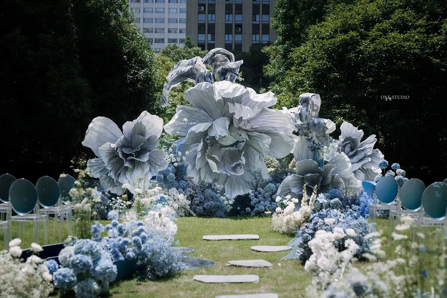 

New high-end wedding blue custom props stage background giant art flower decoration silk