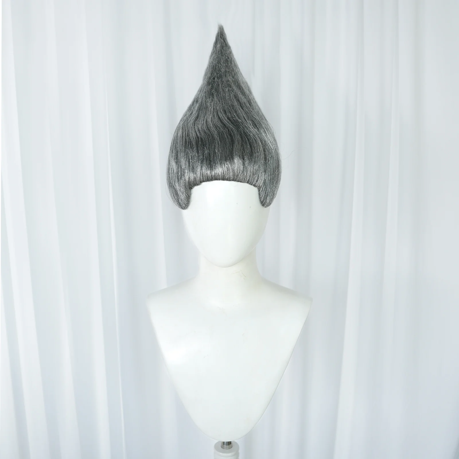 

Synthetic Short Pointed Wig, Gray And Silvery Party Wig, Unique Design, Suitable For Parties, Creative Styling And Other Scenes