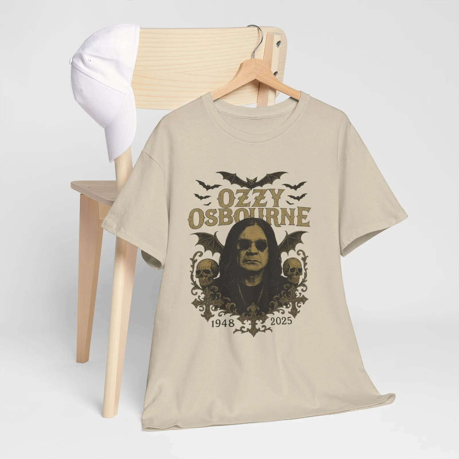 تي شيرت Ozzy Osbourne Memorial Tribute تي شيرت RIP 1948–2025 تي شيرت جرافيك على الطراز القوطي روك ليجند تي شيرت نسائي صيفي قطني ملابس خروج