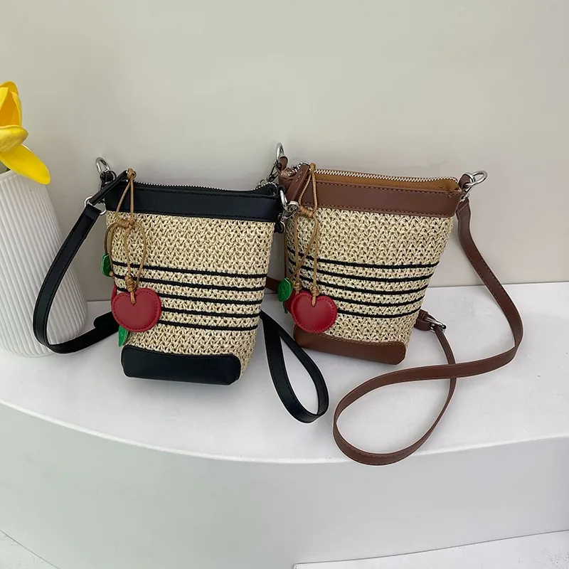 

2025 Color-Block Beach Bag - Unique Heart Bucket Purse | Spacious Woven Tote | Vacation Essential