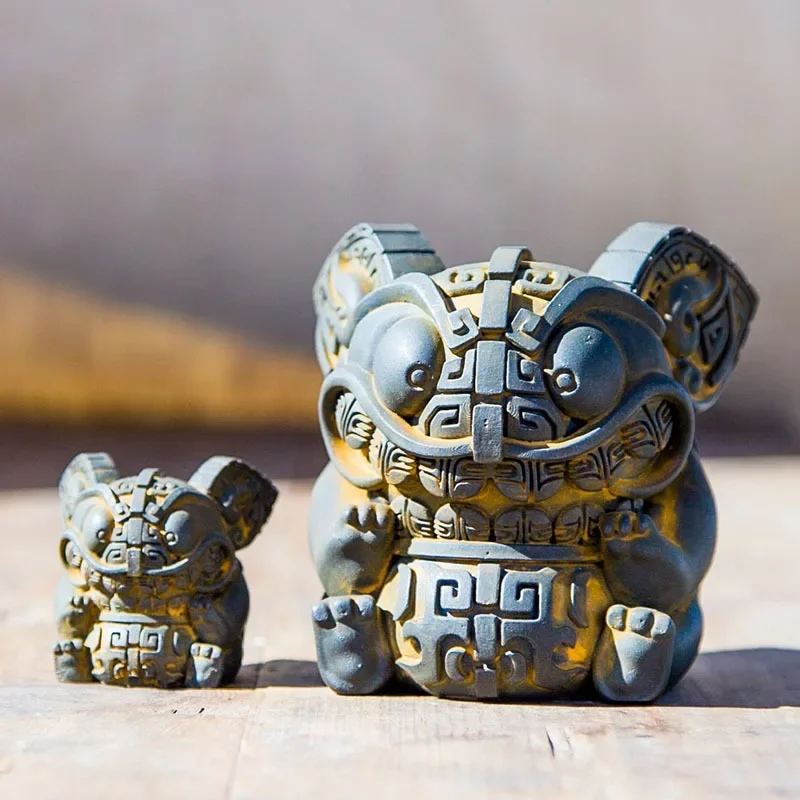 New Chinese Style Creative Chinese Style Imitation Cast Iron Gold Swallow Beast Desktop Small Ornaments Study