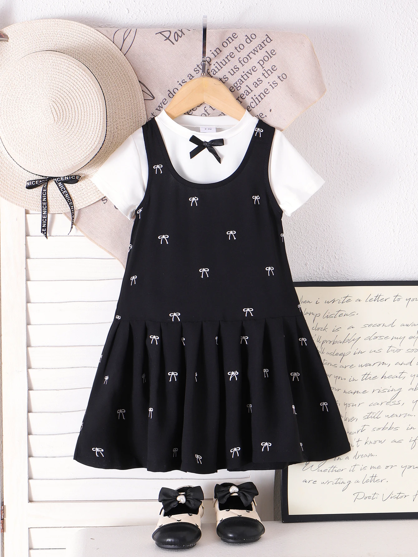 Summer cross-border new girl sweet and comfortable 2-7 years old white T-shirt + black dress