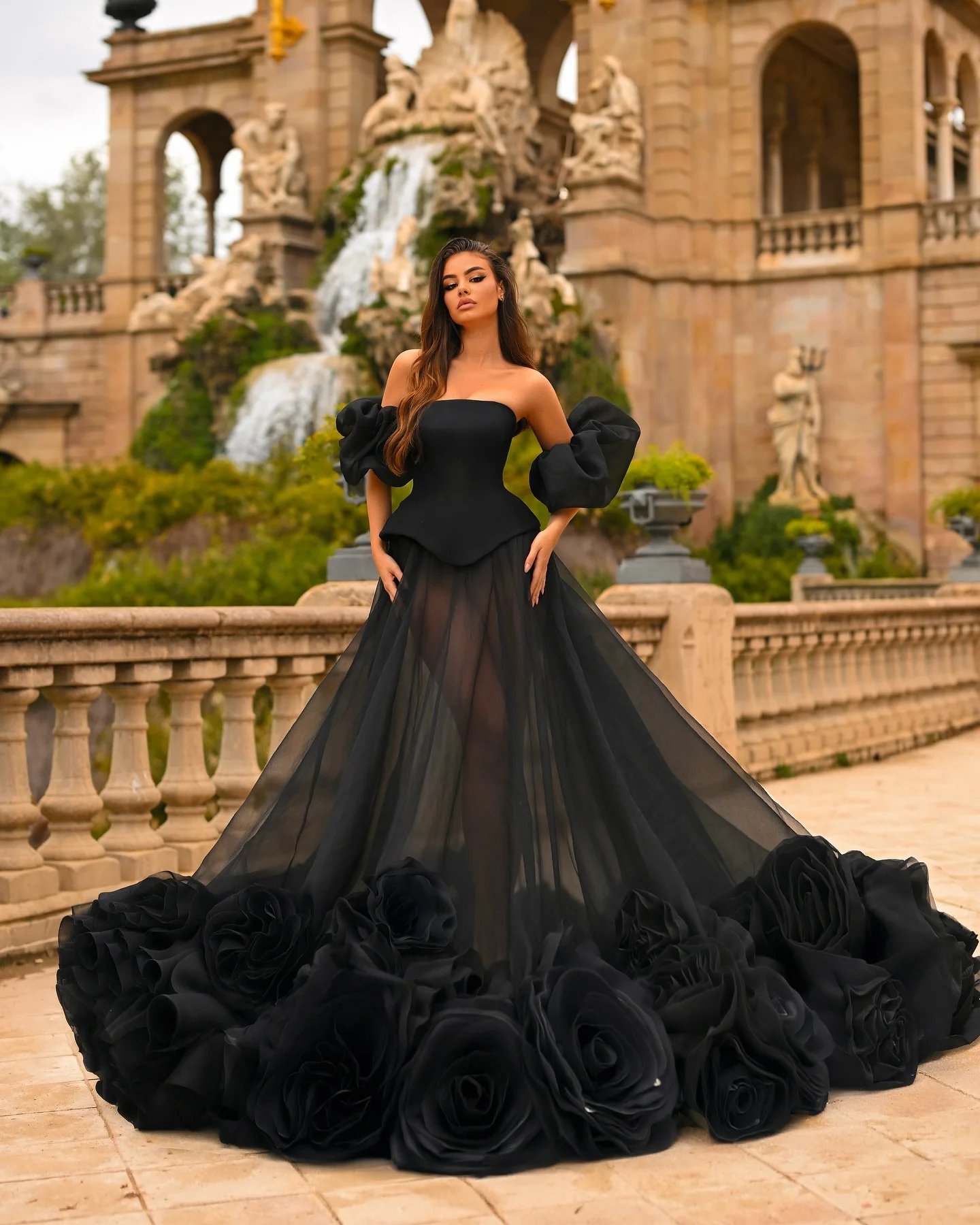 

2025 New Sexy Illusion Black Sheer Tulle Wedding Dress With Puff Sleeves Elegant Black Roses Flower Romantic vestidos de novia