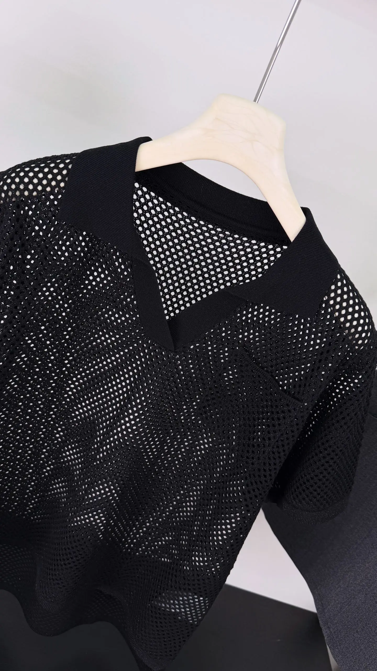 Women'S High-Quality, Stylish Cut-Out Collared Knit Top – Summer 2026 New Arrival