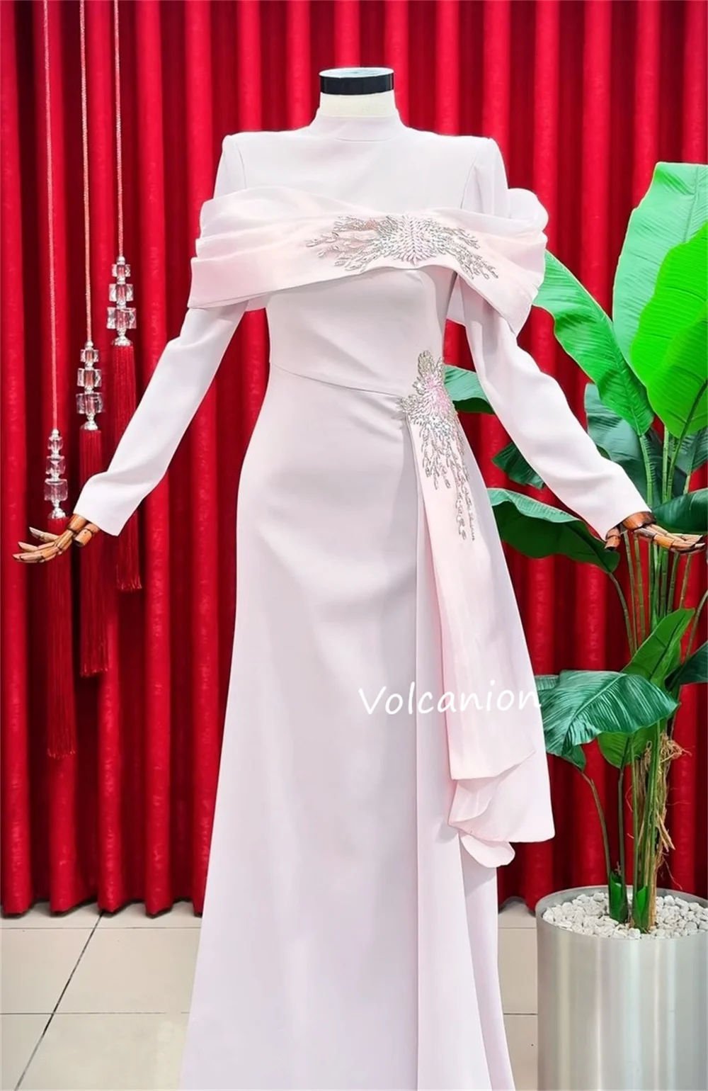 Jersey Malam Formal Kustom Gaun Panjang Kerah Tinggi A-line Manik-manik Berpayet Acara Dipesan Lebih Dahulu Klasik Indah