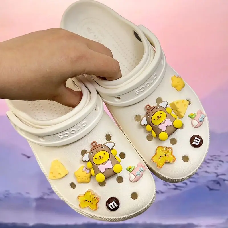 Neue Sanrio Crayon Shin-chan Schuhe Zubehör Kawaii Anime Charakter für Frauen Cartoon Schuh Charms Dekoration Schuhe Blume Geschenke