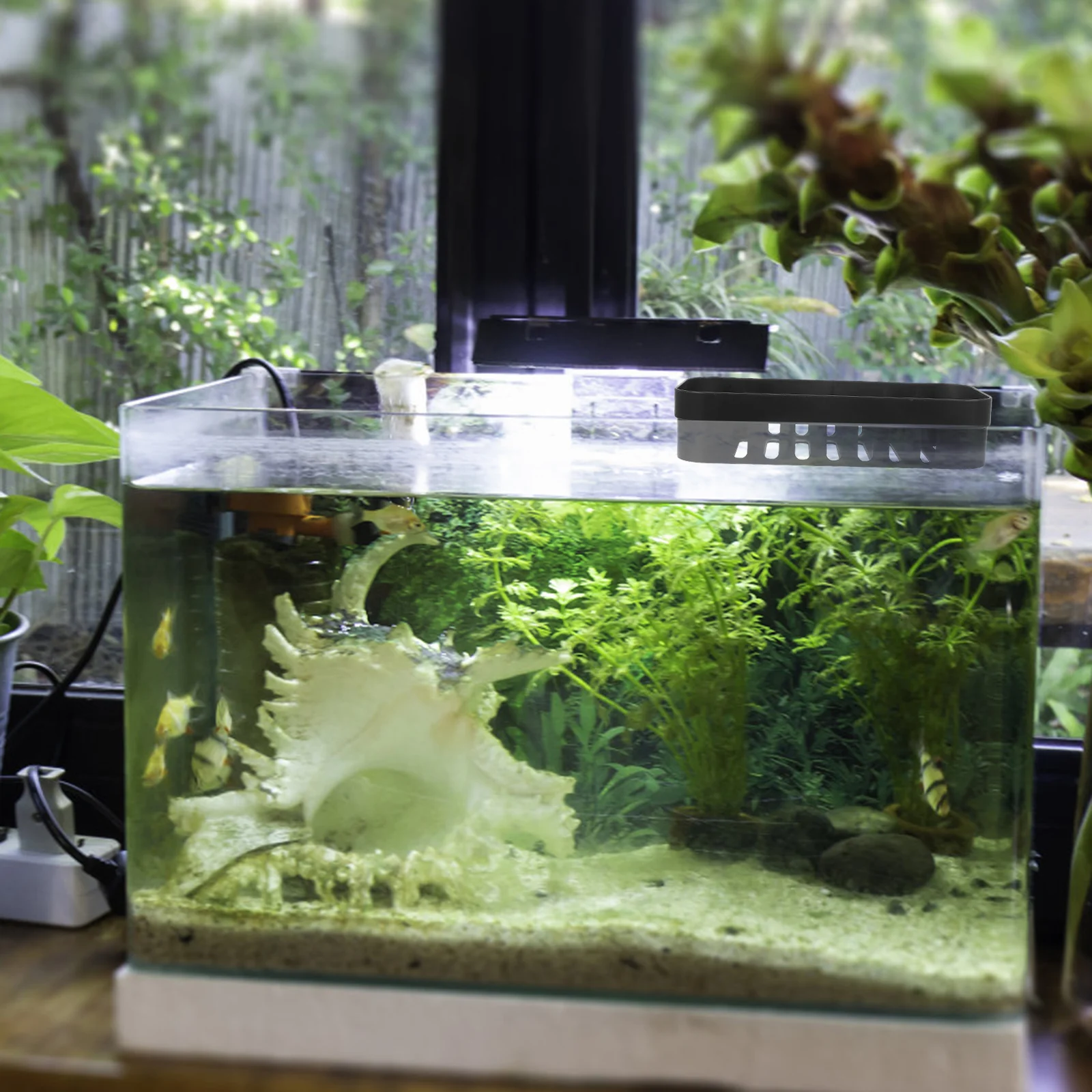 

2pcs Aquarium Plant Holder Hanging Suction Cup Water Plant Stand Fish Tank Decor White Plastic Aquatic Planting Pot Storage