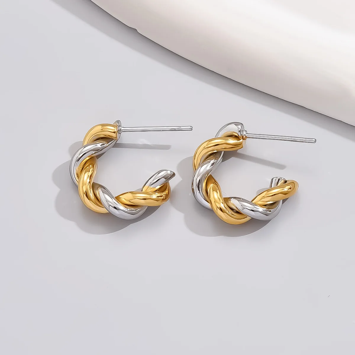 E04 nuevos pendientes clásicos mini pretzel, elegantes y a la moda, regalo, acero inoxidable chapado en oro de 18k
