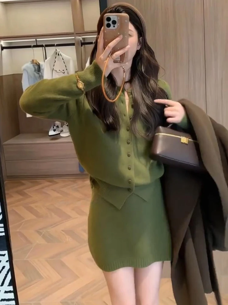 

Elegant Lady Fashionable Knitted Top Short Skirt Two-Piece Set Spring New Style Comfortable Korean Taste Women's Outfit