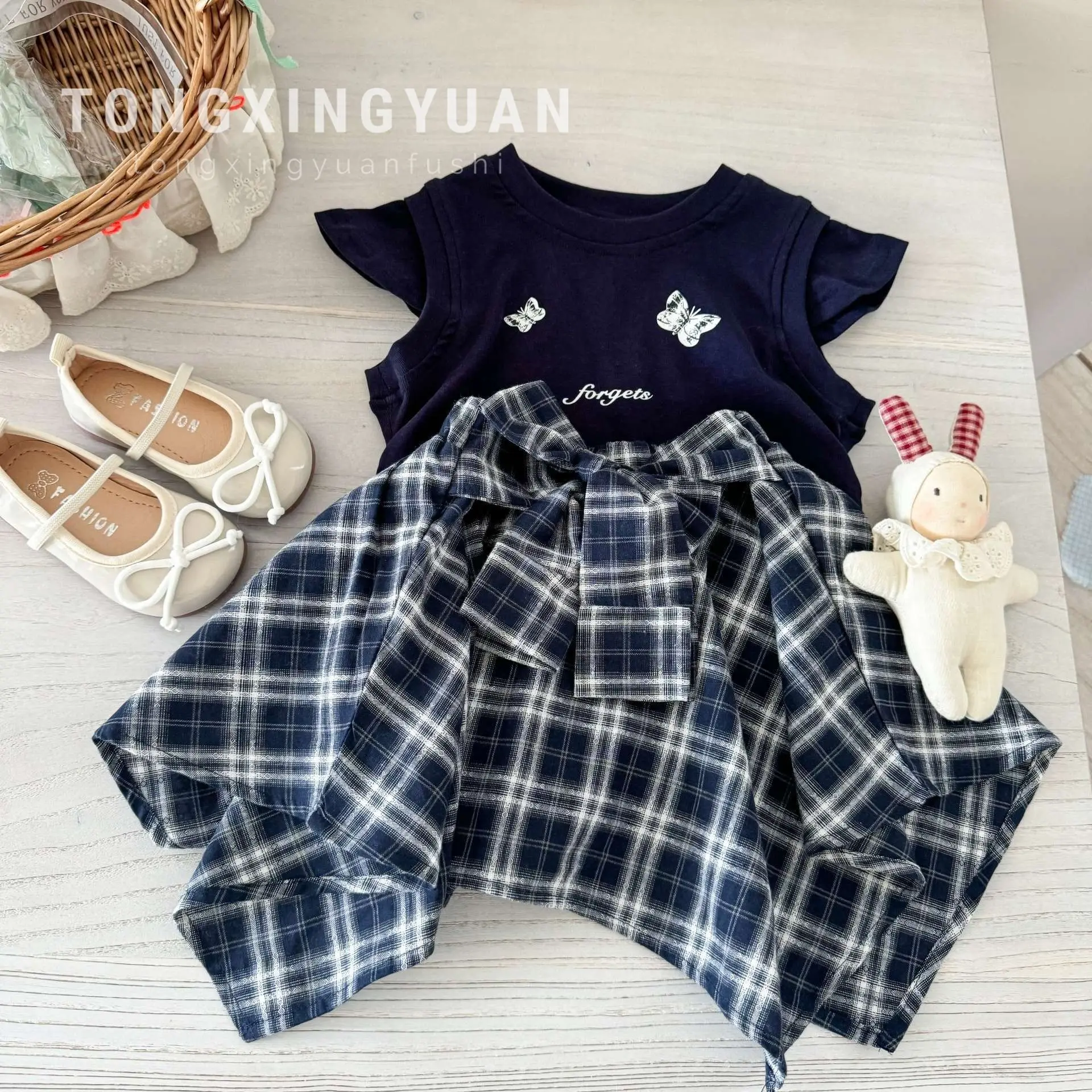 Girls' Suit 2025 New Summer Foreign Style Children's Short-sleeved T-shirt Irregular Plaid Skirt Pants