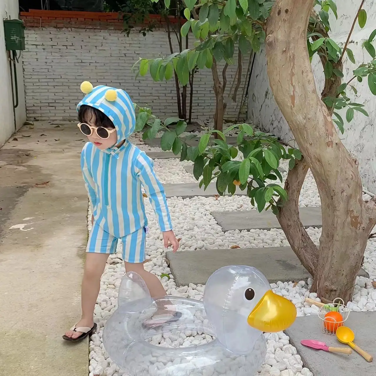 Bañador de una pieza para niños, traje de baño de manga larga, secado rápido, estampado de letras a rayas, surf