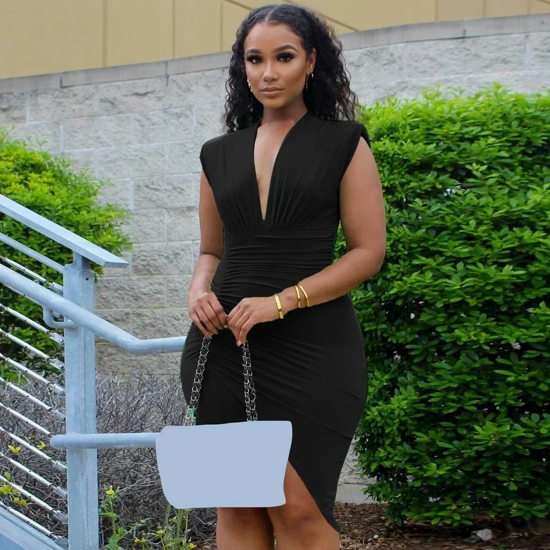 GUWU Abito aderente a pieghe irregolari con scollo a V profondo senza maniche da donna 2024 Mini abiti estivi da strada femminili a matita verde