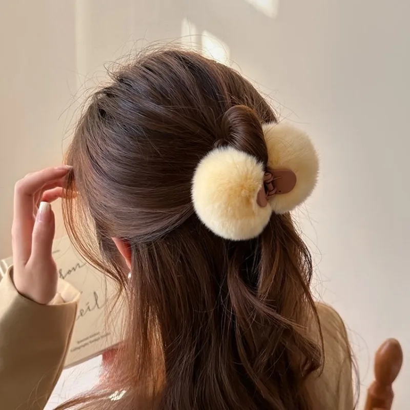 Faux Fur Small Hair Claw Double Sided Fur Ball Hair Clip Fluffy Pom Pom Grab Hairpin Soft Plush Barrettes Women Hair Accessories