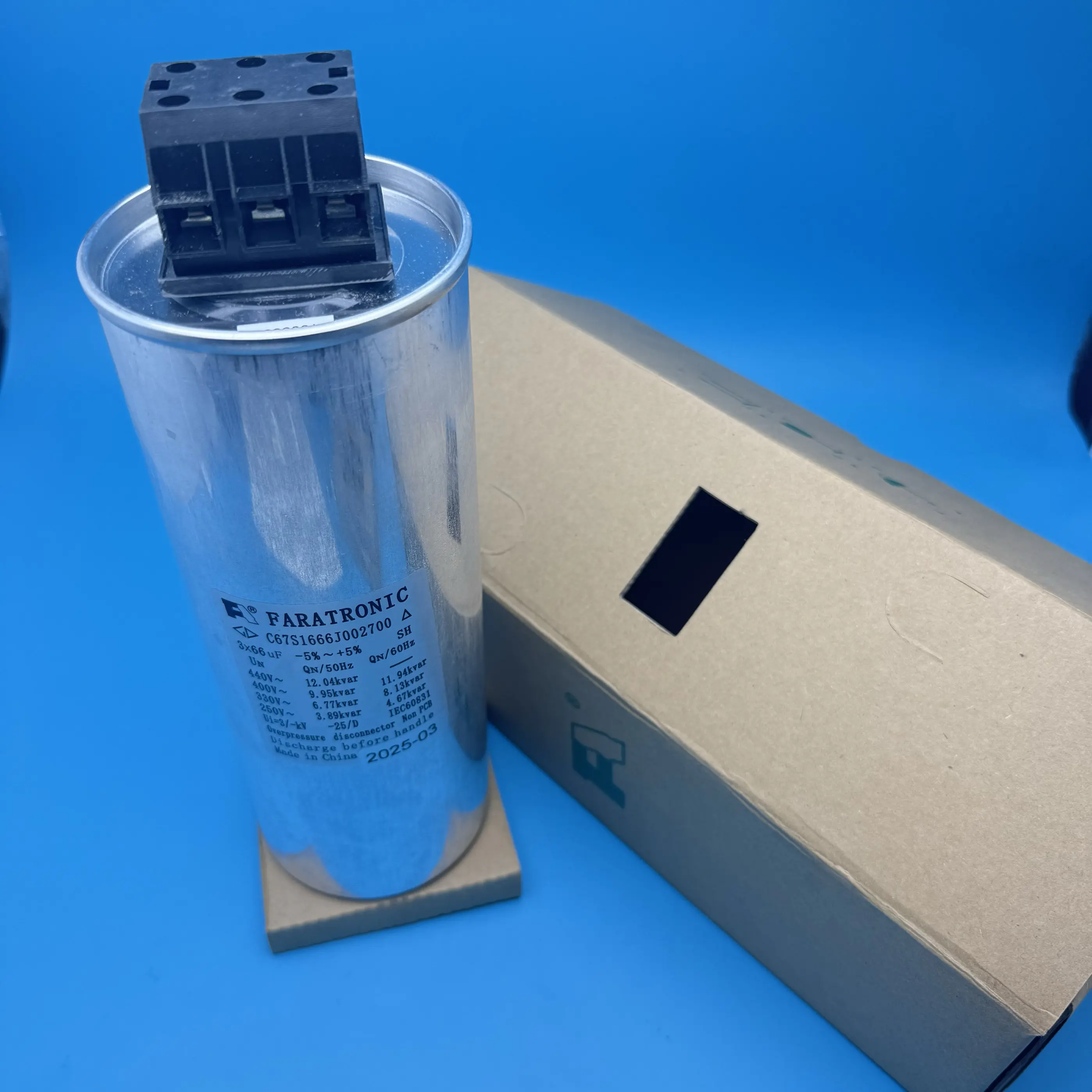 

Brand new original 3x66uF 440VAC C67 C67S1666J002700 three-phase AC filter capacitor