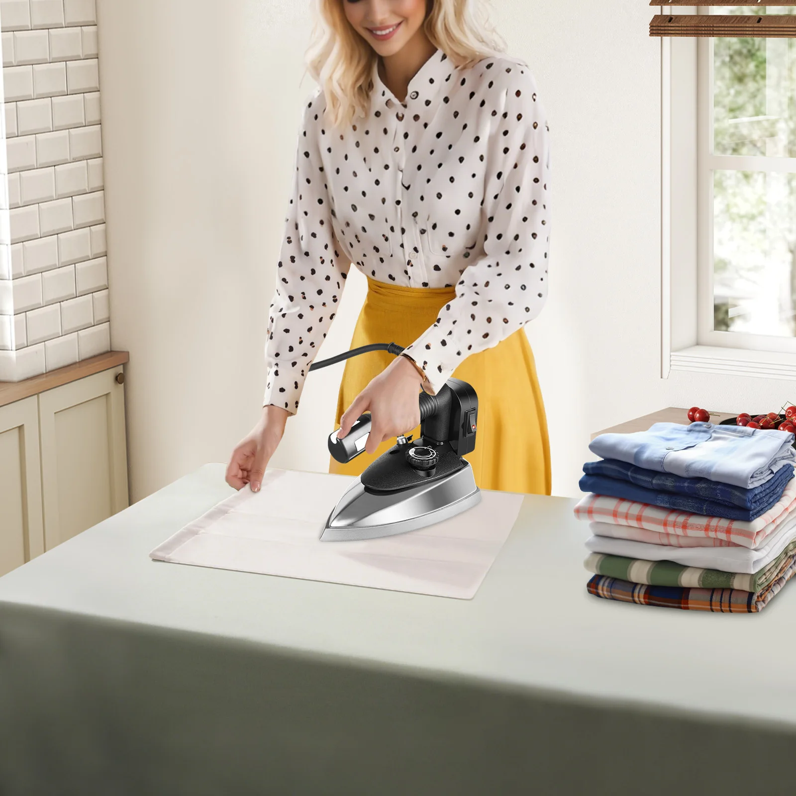 

Промышленный утюг для одежды 1200 Вт, 5-ступенчатая регулировка, 140~428 градусов ℉ Профессиональный паровой утюг для одежды с резервуаром для воды объемом 0,79 галлона