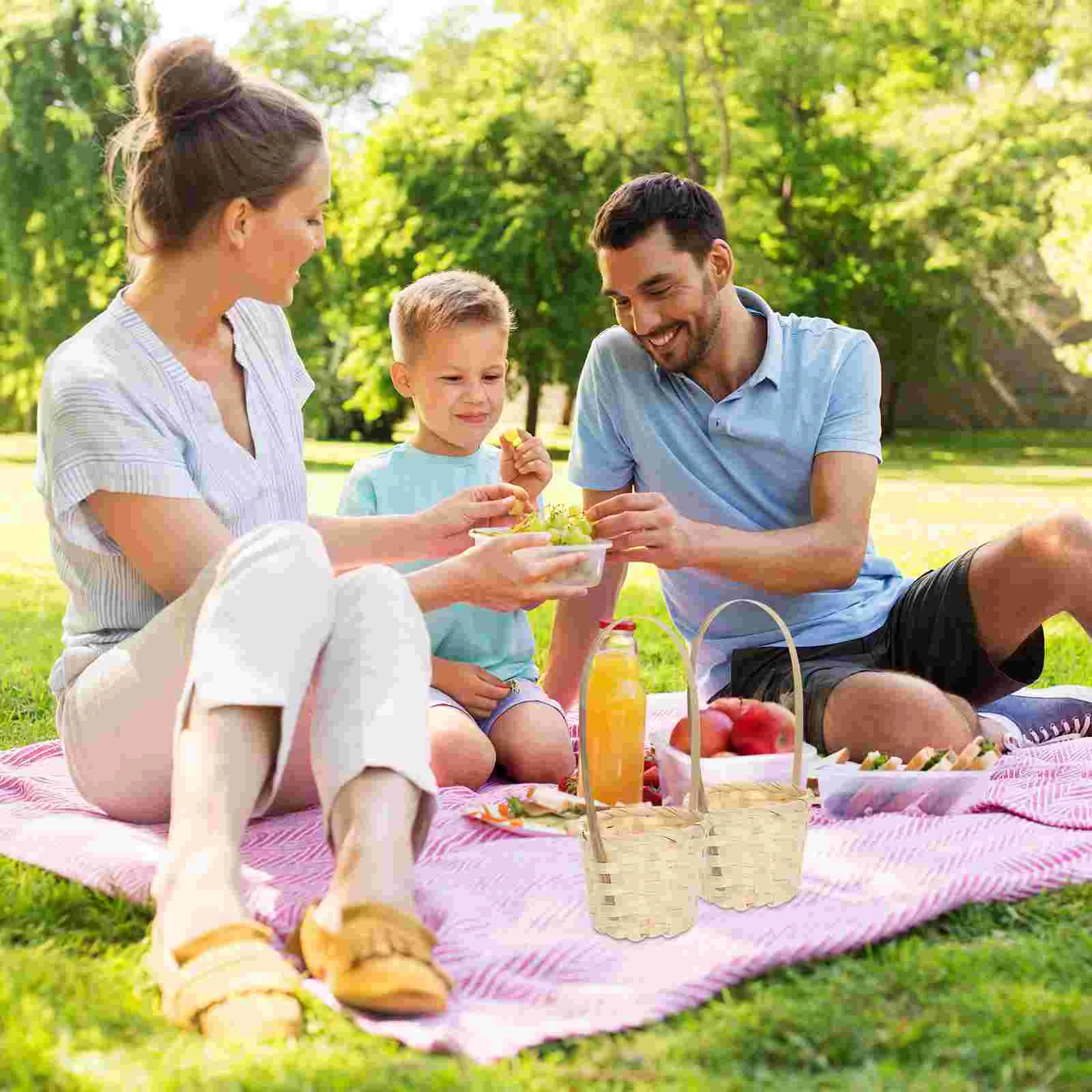 

8pcs Woven 8cmx6cm 15cm Storage Bins Handheld Gift Baskets Woven Flower Picnic Baskets Premium Material