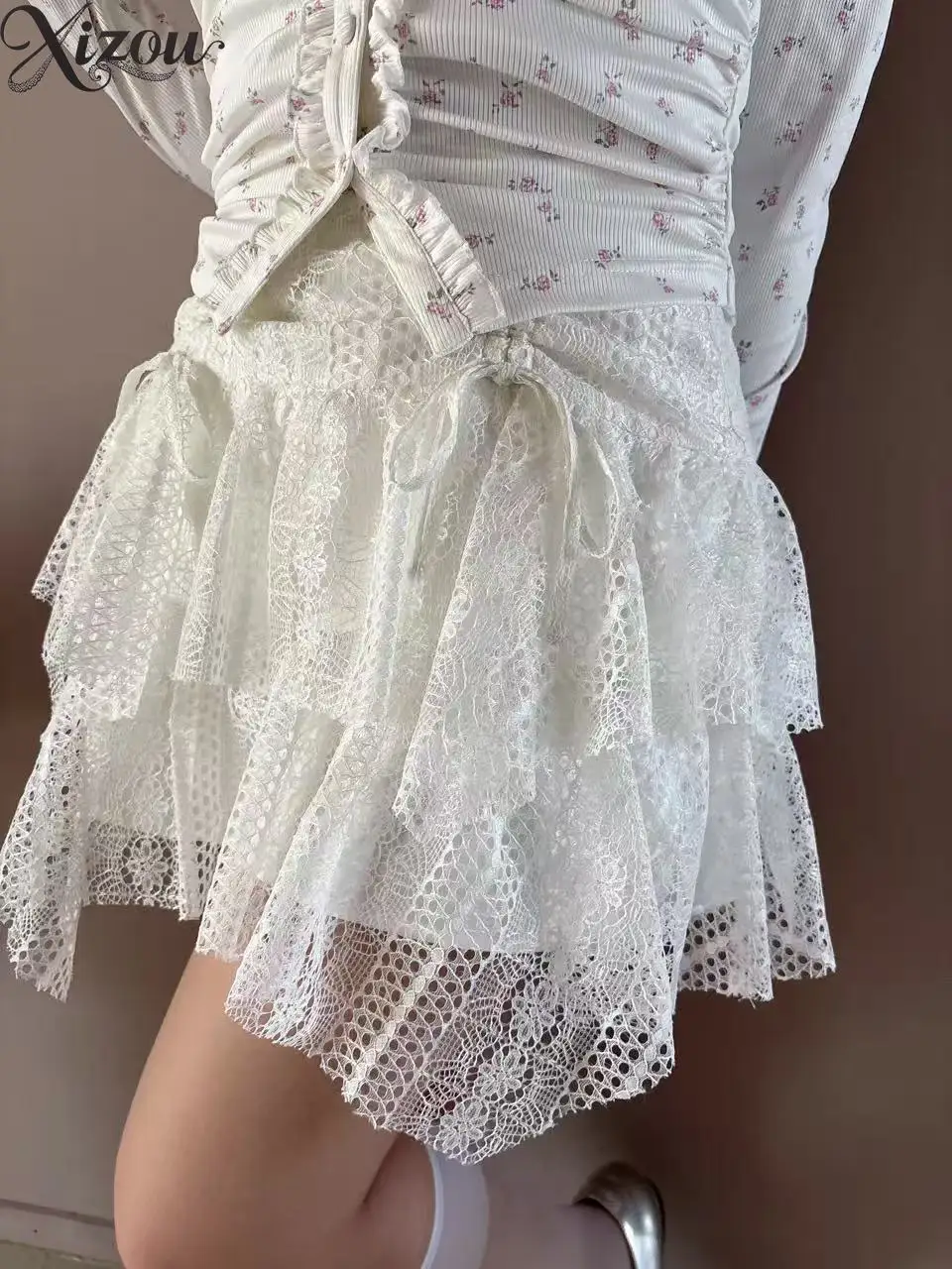 Y2K ボヘミアン レディース スカート ブラック ホワイト ハイローウエスト イレギュラー レース ショート スイート クール セクシー スパイシー ボウタイ リボン 夏 2025