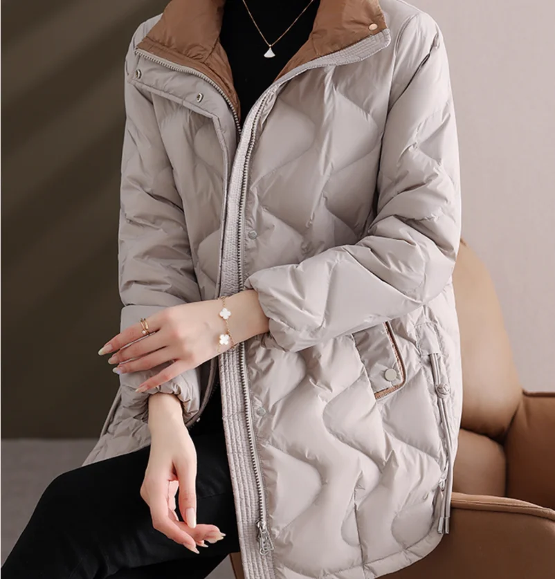 Winter down jacket for middle-aged and elderly, fashionable and slimming jacket for young mothers