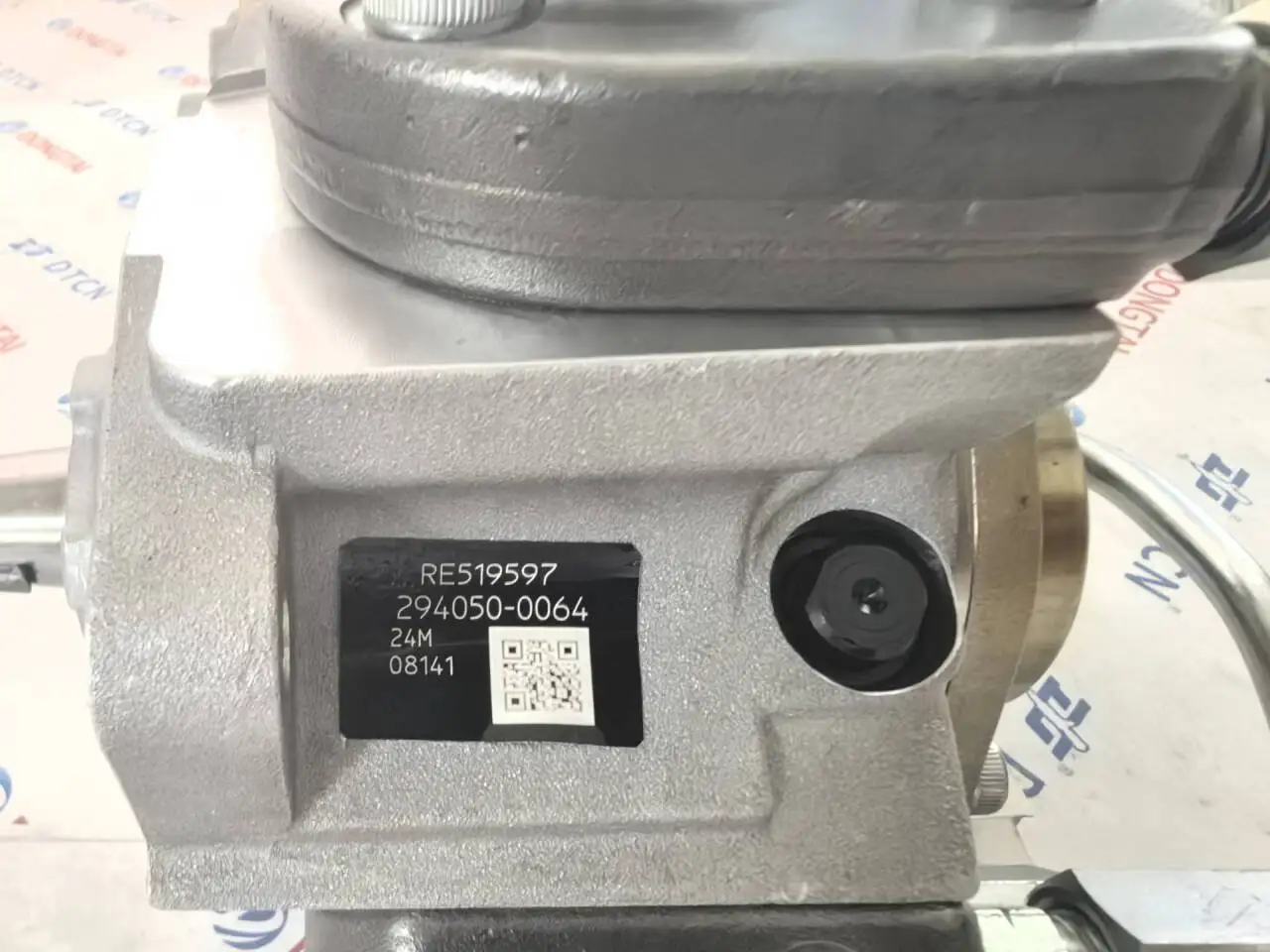 User ins 4 Pompes 294050-0064 pour John D-eere